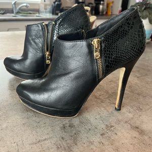Micheal Kors. Size 8.5. 4” heels.